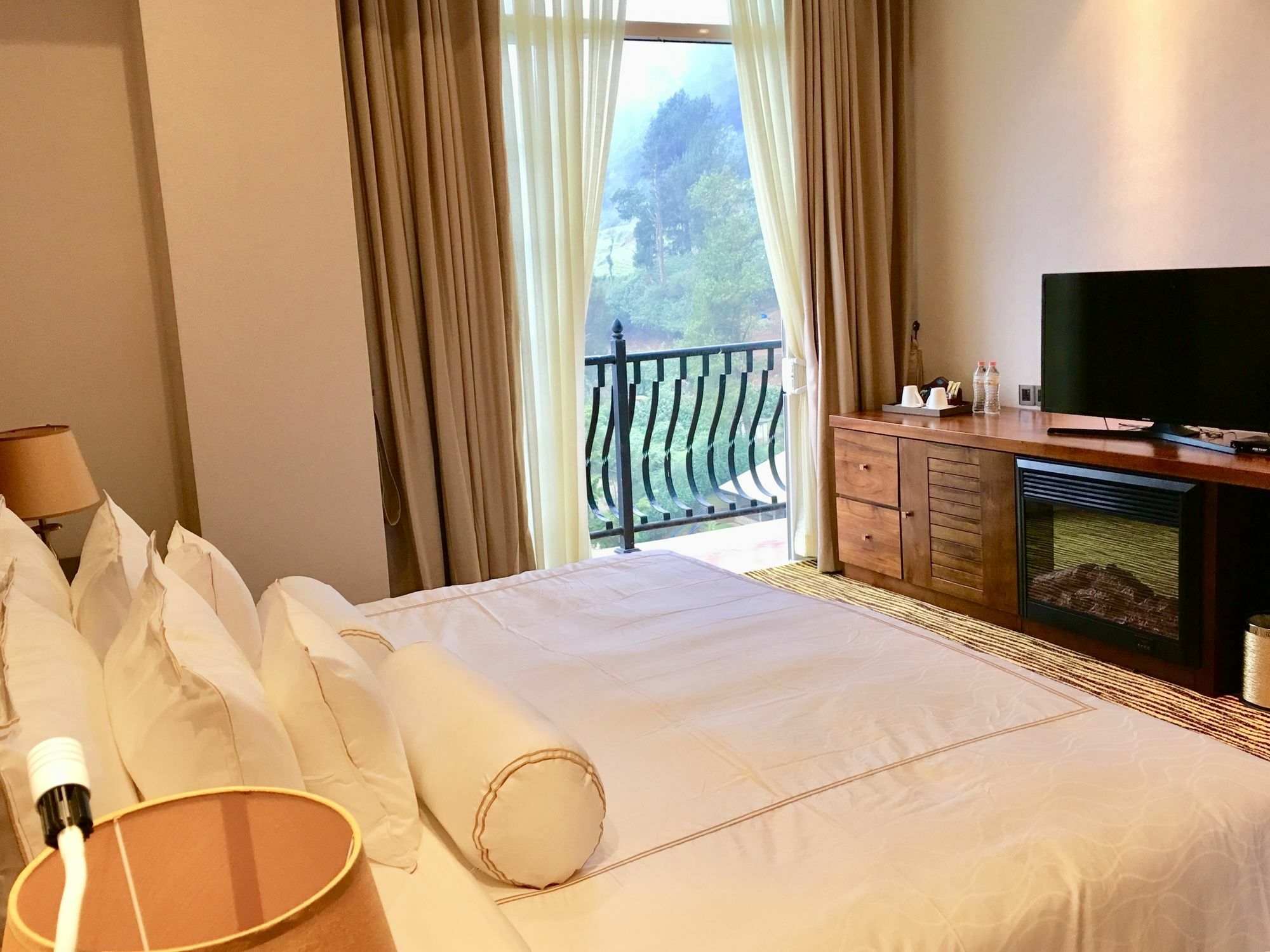The Golden Ridge Hotel Nuwara Eliya Esterno foto